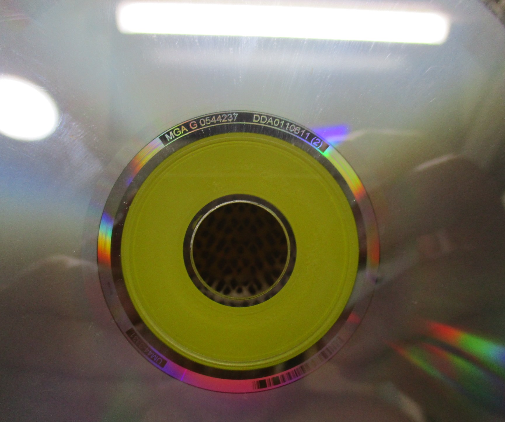 ซีดีเพลงไทยสากล เบิร์ด ธงไชย แมคอินไตย์ อัลบั้ม SMILE CLUB // ปกสวย แผ่นสวย มีรอยนิดเดียว