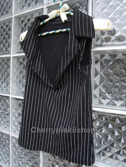 เสื้อแฟชั่น คอปก แขนกุด สีดำ ลายทางขาว เนื้อผ้ายืดได้ ใส่สบาย