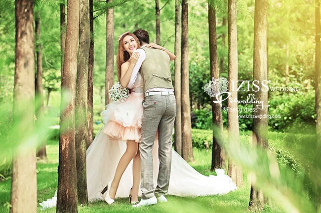 **พรีออเดอร์**รหัส PW053 ชุดถ่ายพรีเว็ดดิ้ง (pre wedding dress) ชุดแฟนตาซีชายหญิง "ธีมสีขาวพีช"