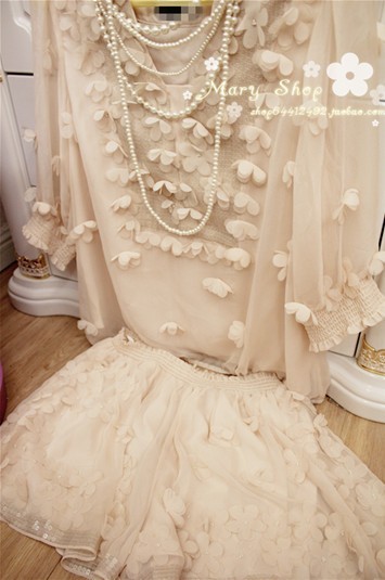 **พร้อมส่ง**เดรสชีฟองสีเบจประดับด้วยเลื่อม+ดอกไม้เข้าชุด (แยกเป็นเสื้อ-กางเกง)