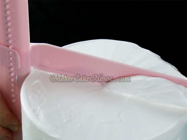 ชุดที่ปาดหน้า และข้างเค้ก