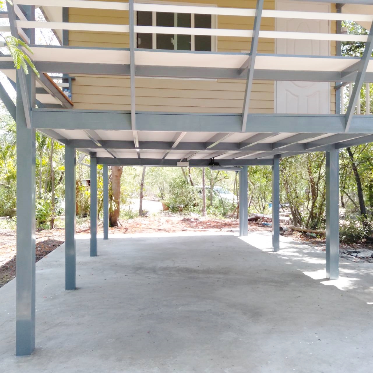 บ้านขนาด 4*7 เมตร ราคารวมเป็นเงินทั้งสิ้น 370,000 บาทพร้อมระเบียงขนาด 2*4 เมตร