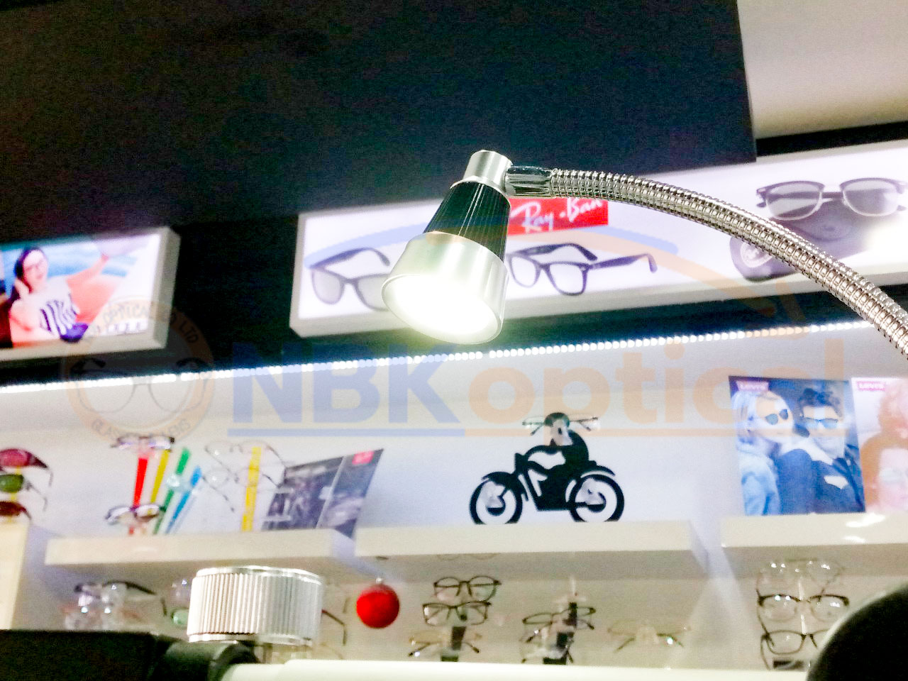 ชุดโต๊ะวัดสายตา CS-700B