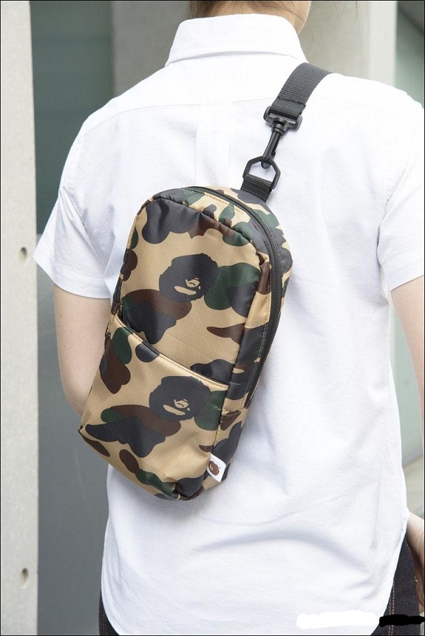 พร้อมส่ง A BATHING APE® 2015 SUMMER COLLECTION BAPE®CAMO BODY BAG กระเป๋าเป้สะพาย กระเป๋าคาดอก