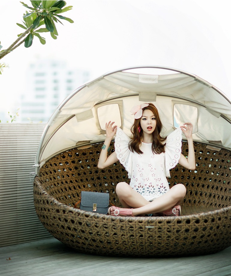 **หมดค่ะ**เสื้อผ้าฝ้ายสีขาว ปักฉลุลายที่ตัวเสื้อ คอกลมแขนปีกค้างคาวสวยเหมือนแบบ 100%ค่ะ