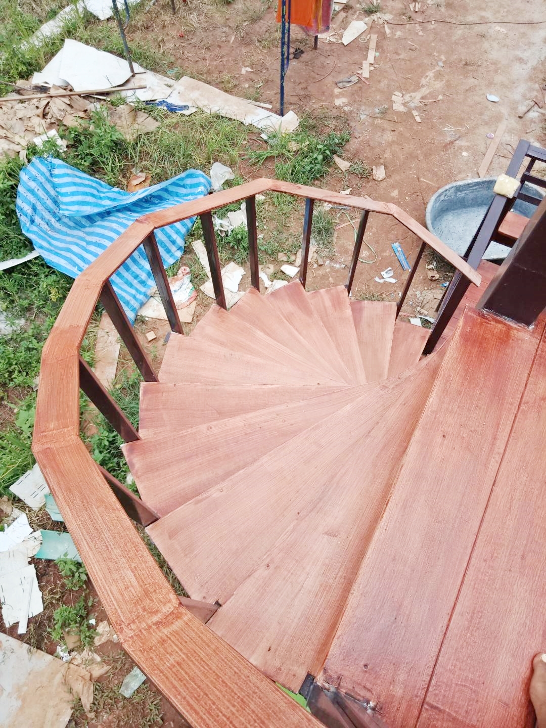 บ้านน็อคดาวน์ 2 ชั้น ขนาด ที่ 4*6 เมตร พื้นใที่ช้สวย และระเบียงทั้งชั่นบนแล้วชั้นล่าง