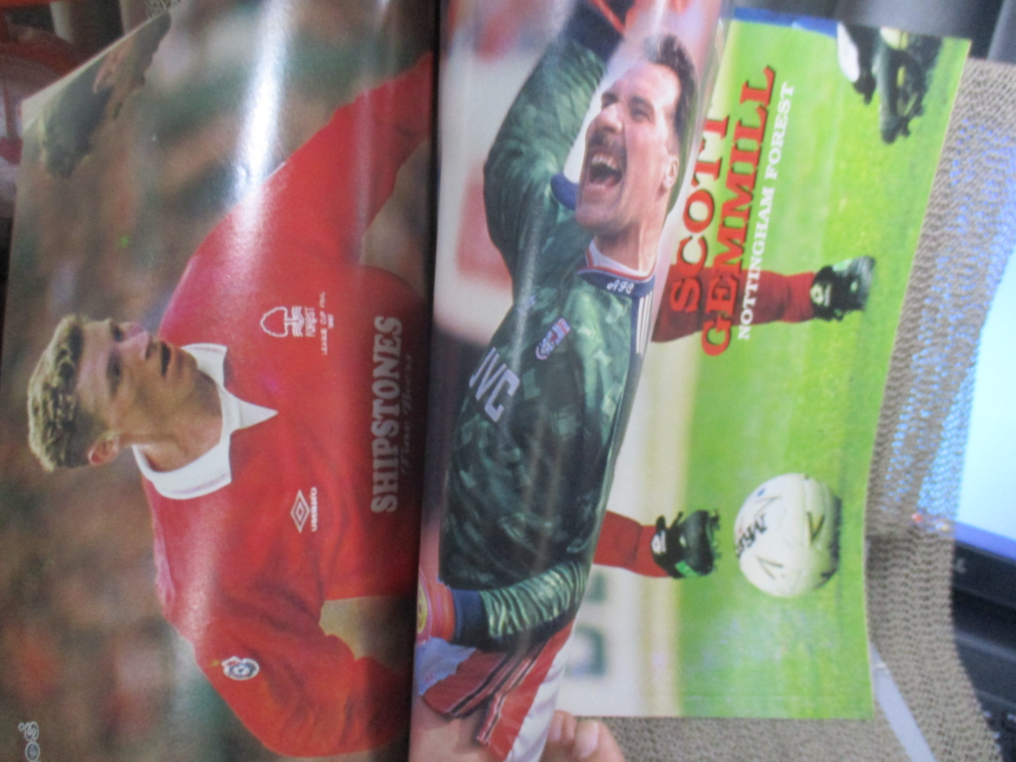 สตาร์ซอคเกอร์ ฉบับที่0758 ปี2535 ปก เอียน วอล์คเกอร์ หน้ากลาง เดวิด แบตตี้ / สก็อต เกมมิลล์