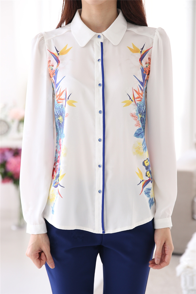 **หมดค่ะ**เสื้อชีฟองแขนยาวสีขาวใส่ทำงาน ดีเทลช่วงตัวผ้าตัดต่อผ้าลายกราฟฟิครูปดอกไม้ ตกแต่งแนวกระดุมและช่วงหลังด้วยผ้าแถบสีน้ำเงิน สวยคุณภาพดีเหมือนแบบค่ะ