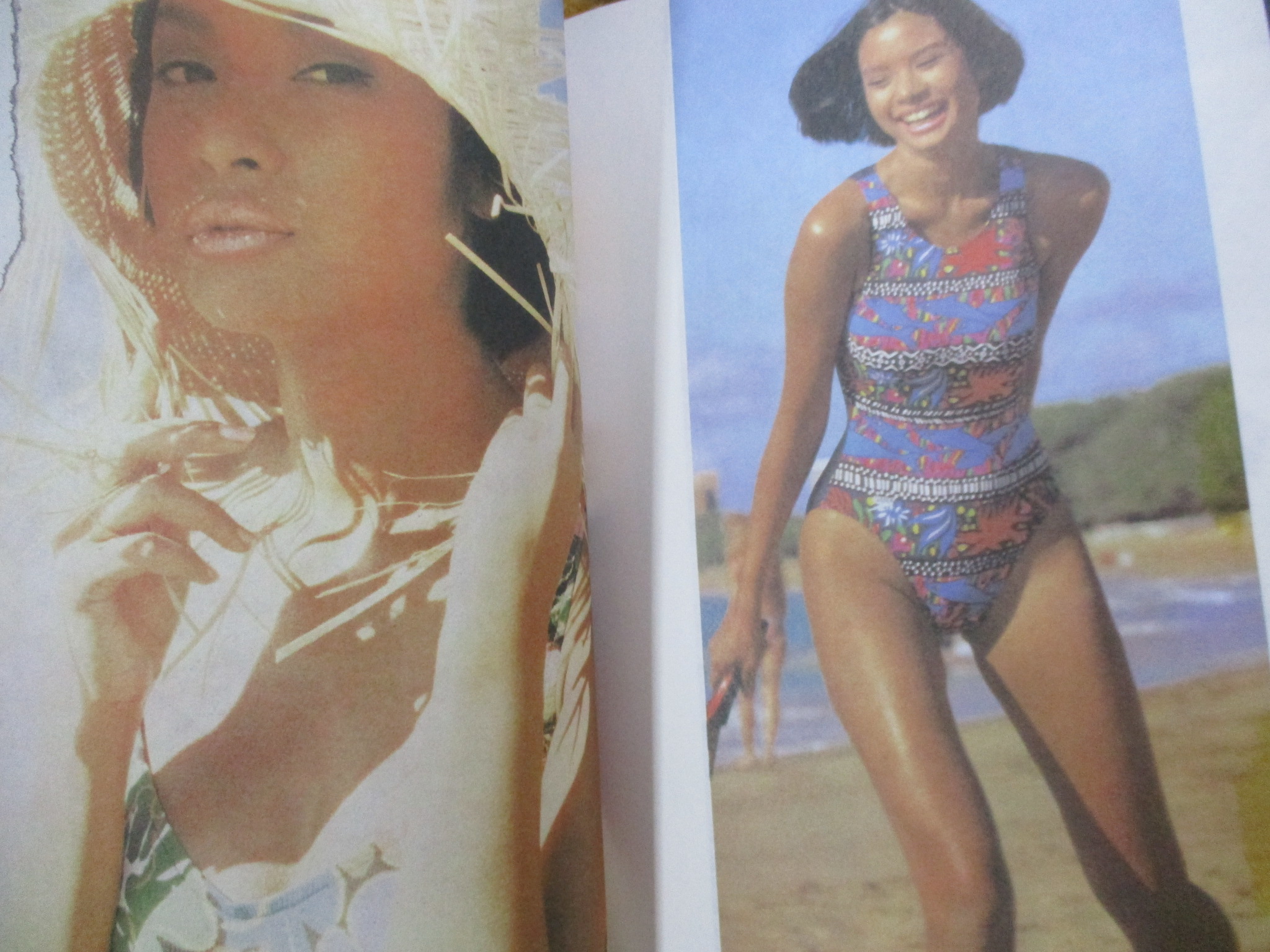 นิตยสาร HOT SUMMER ภาพชุดว่ายน้ำ ดารา นักร้อง ทั่วเมืองไทย