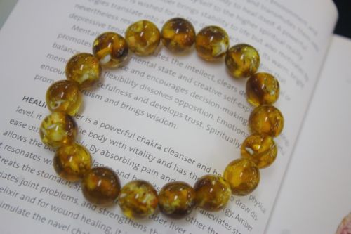 สร้อยข้อมืออำพันโปแลนด์ (Amber Bracelet)