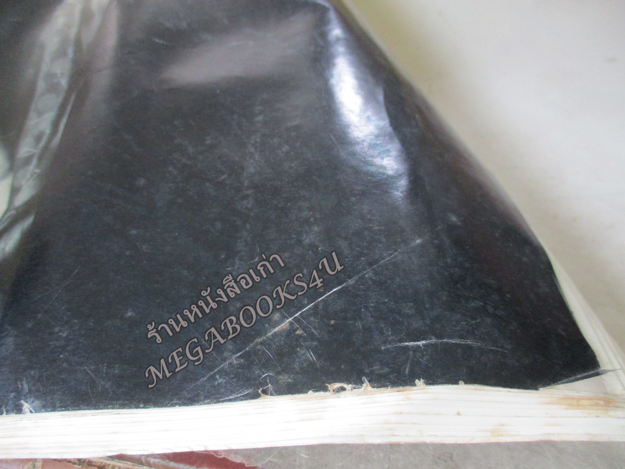 ปฏิทินแขวน ทีมนักฟุตบอลหญิงทีมออส.. ปี2000 ไม่ผ่านการใช้งาน ไม่มีหน้าปก มียับและขาดริมๆ เล็กๆ