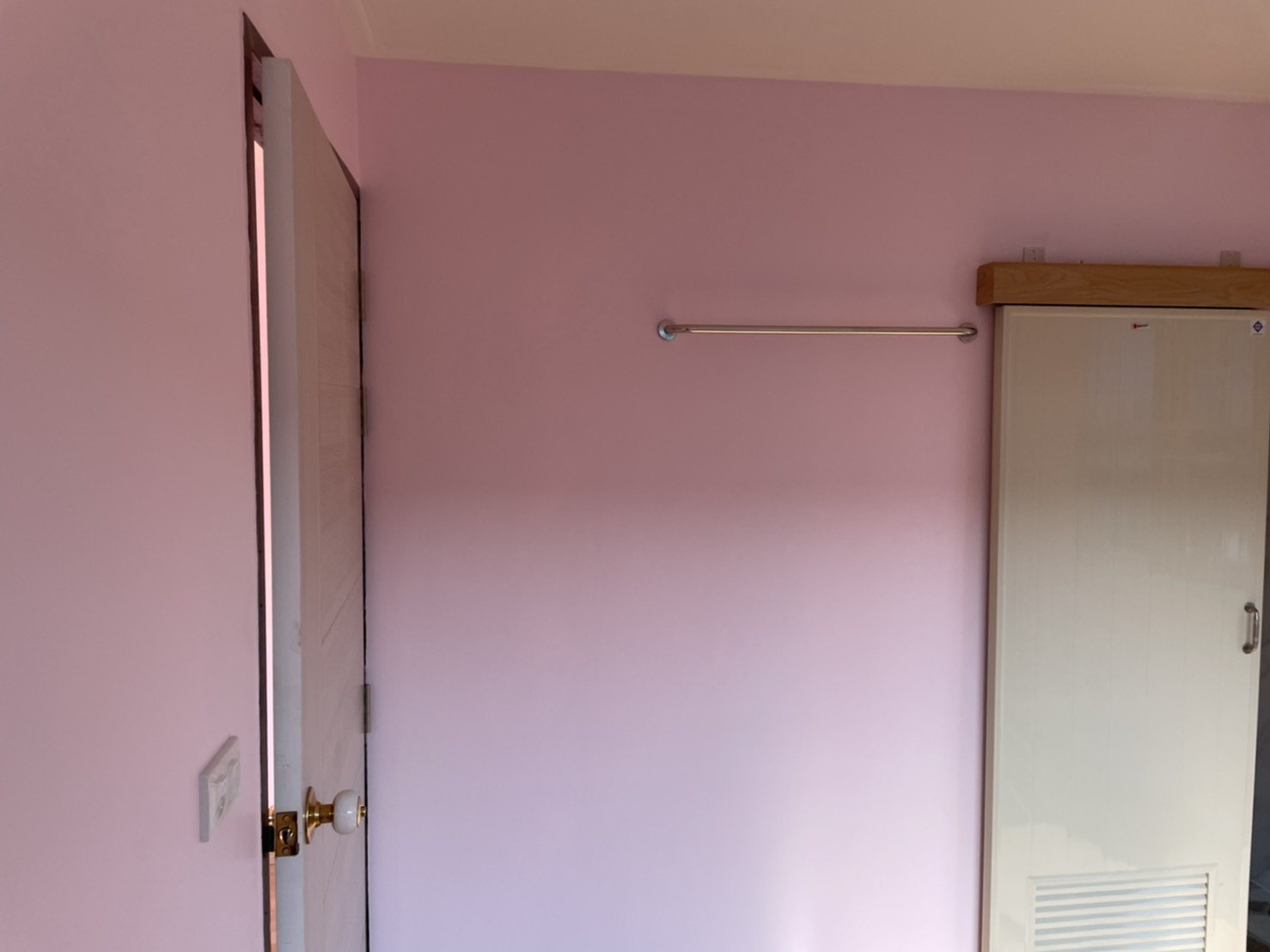 บ้านน็อคดาวน์ ขนาด 4*6 เมตร พร้อมระเบียง 2*3 เมตร 1 ห้องนอน 1ห้องน้ำ 1ห้องโถง