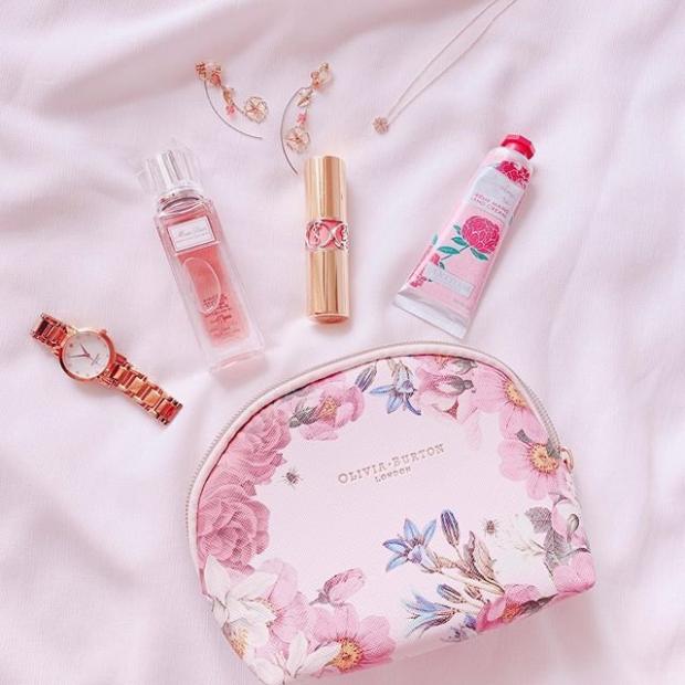 OLIVIA BURTON Pouch กระเป๋าเครื่องสำอางลายดอกไม้