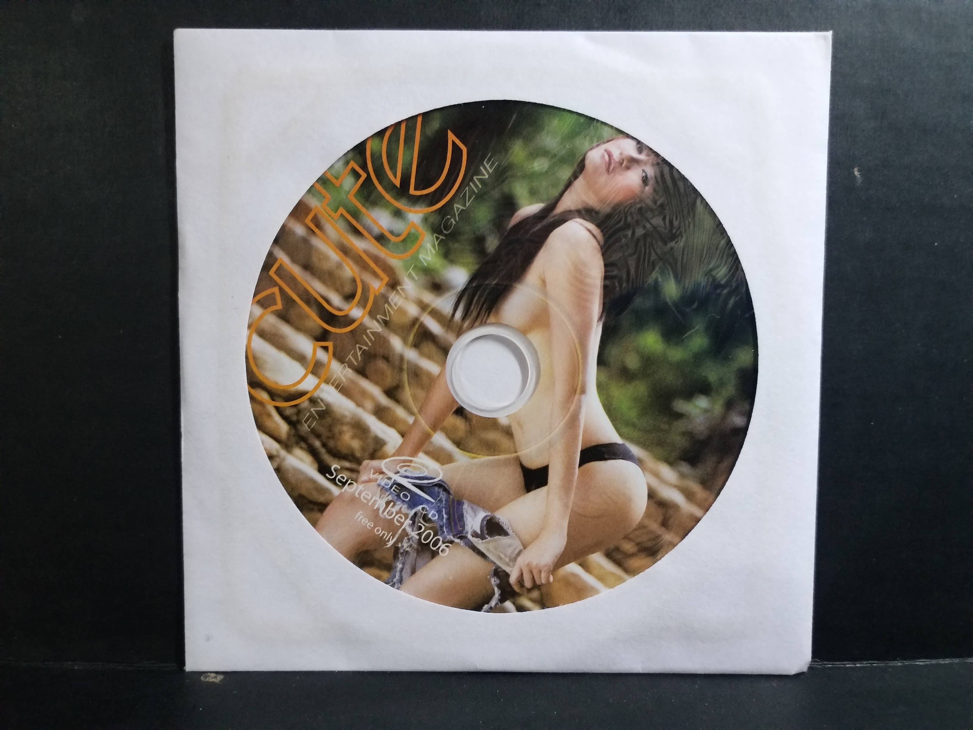 แผ่น CD เบื้องหลังนางแบบ นิตยสาร cute SEP.2006 / ความคมชัดตามยุคนั้นครับ