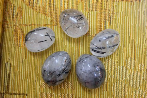 แก้วขนเหล็ก (Rutile Quartz)