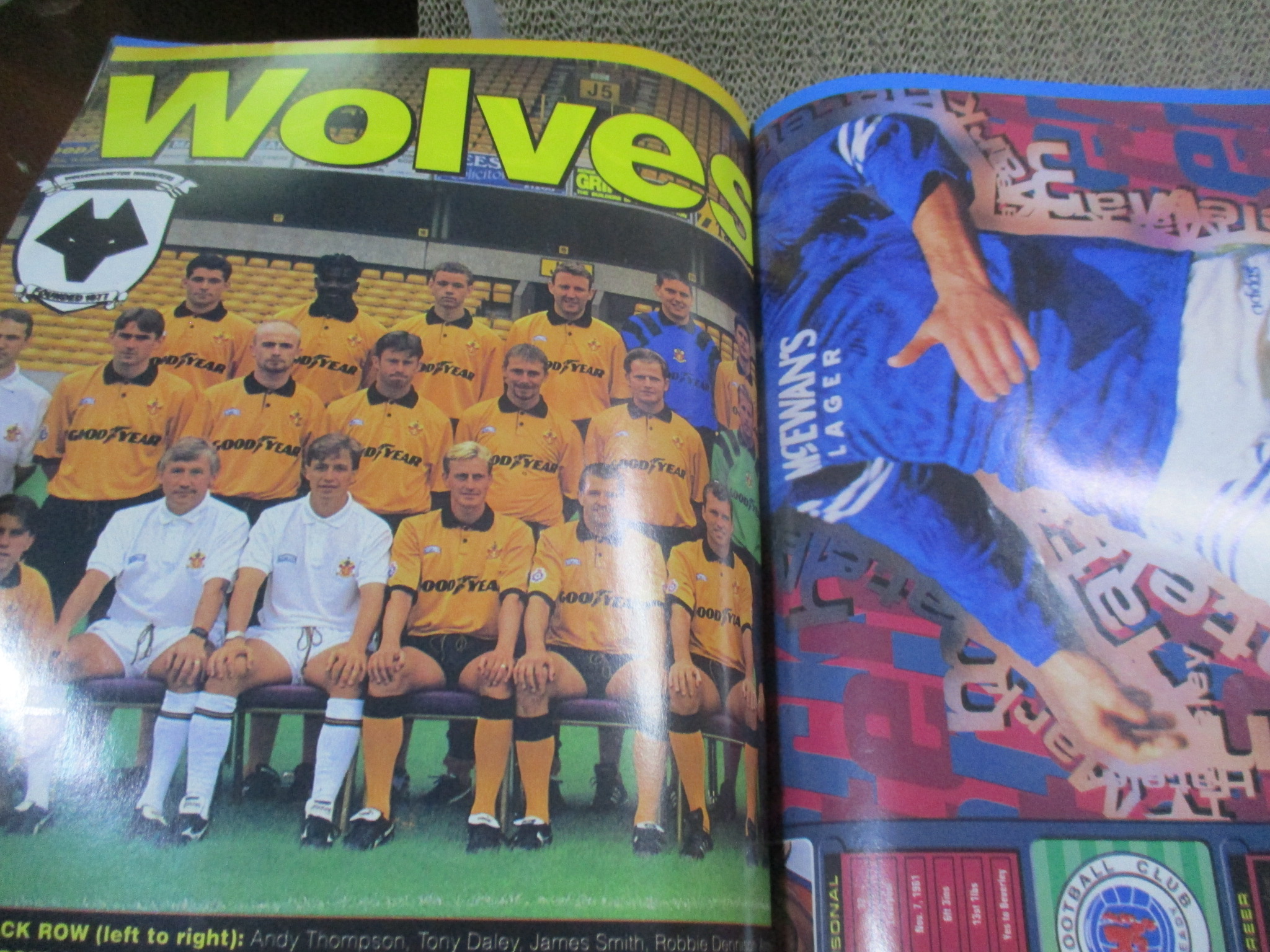 สตาร์ซอคเกอร์ ฉบับที่0883 ปี2537 ปก ไบรอัน รอย หน้ากลาง ทีมควีนสปาร์ค / ทีมวูลฟ์ / มาร์ค เฮส์เลย์