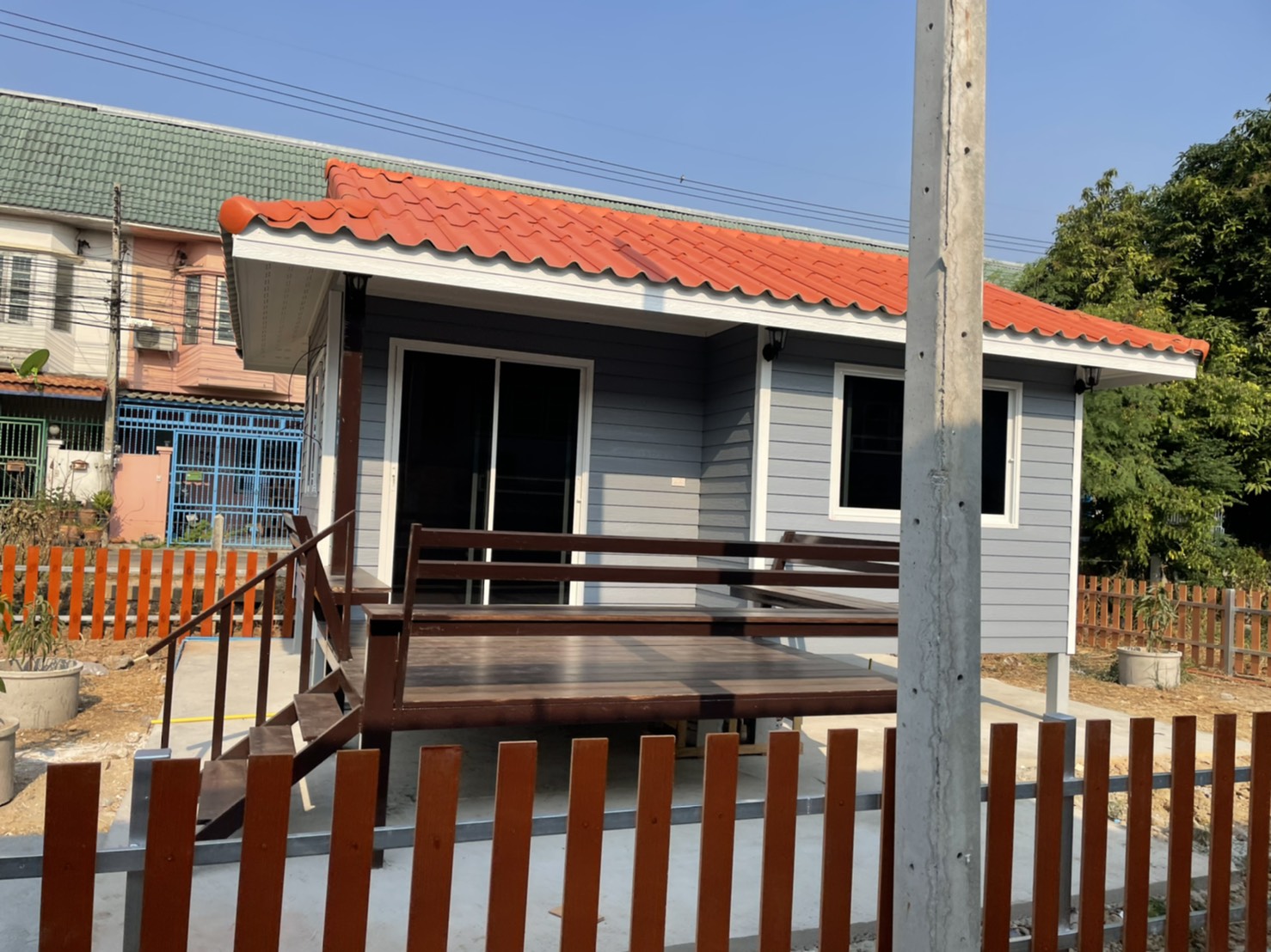 บ้านน็อคดาวน์ ขนาด 4*6 เมตร พร้อมระเบียง 2*3 เมตร 1 ห้องนอน 1ห้องน้ำ 1ห้องโถง