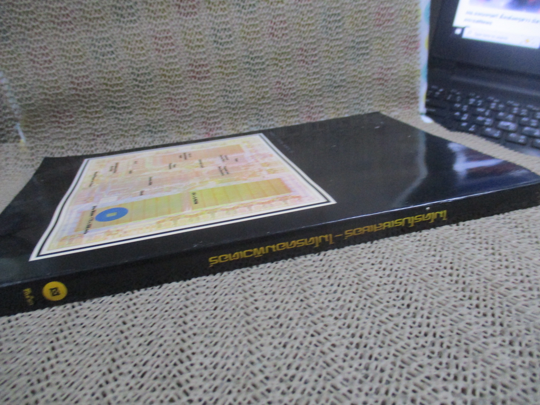 ไมโครโปรเซสเซอร์ ไมโครคอมพิวเตอร์ (Z-80 MICROPROCESSOR) " โดย ยืน ภู่วรวรรณ และ วัฒนา เชียงกูล / 292 หน้า ปี2524/ 300