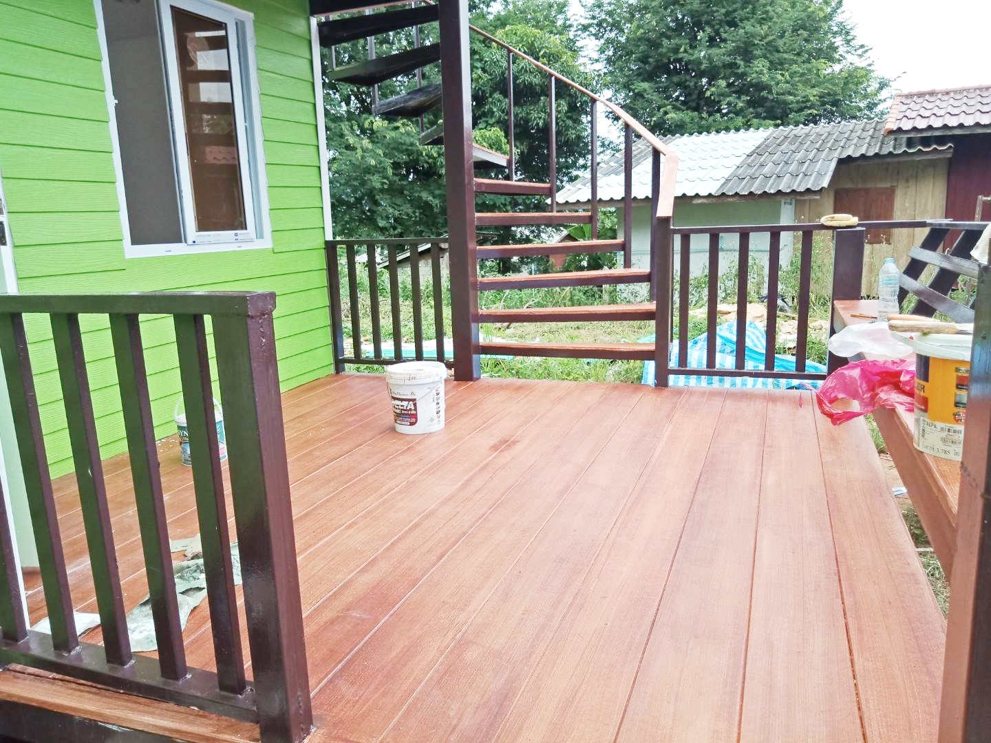 บ้านน็อคดาวน์ 2 ชั้น ขนาด ที่ 4*6 เมตร พื้นใที่ช้สวย และระเบียงทั้งชั่นบนแล้วชั้นล่าง