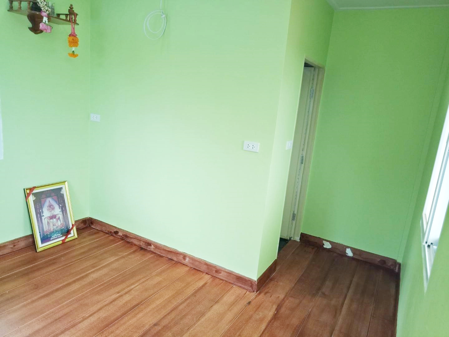 บ้านน็อคดาวน์ 2 ชั้น ขนาด ที่ 4*6 เมตร พื้นใที่ช้สวย และระเบียงทั้งชั่นบนแล้วชั้นล่าง