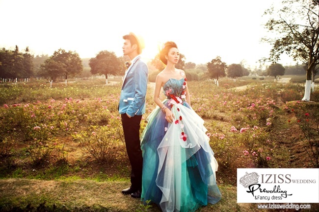 ***พรีออเดอร์***ชุดคู่ถ่ายพรีเวดดิ้ง (prewedding dress) & ชุดแต่งงานแฟนซี (Fancy wedding dress)ชายหญิง สไตล์ colorful "ธีมสีเขียว-ฟ้า"