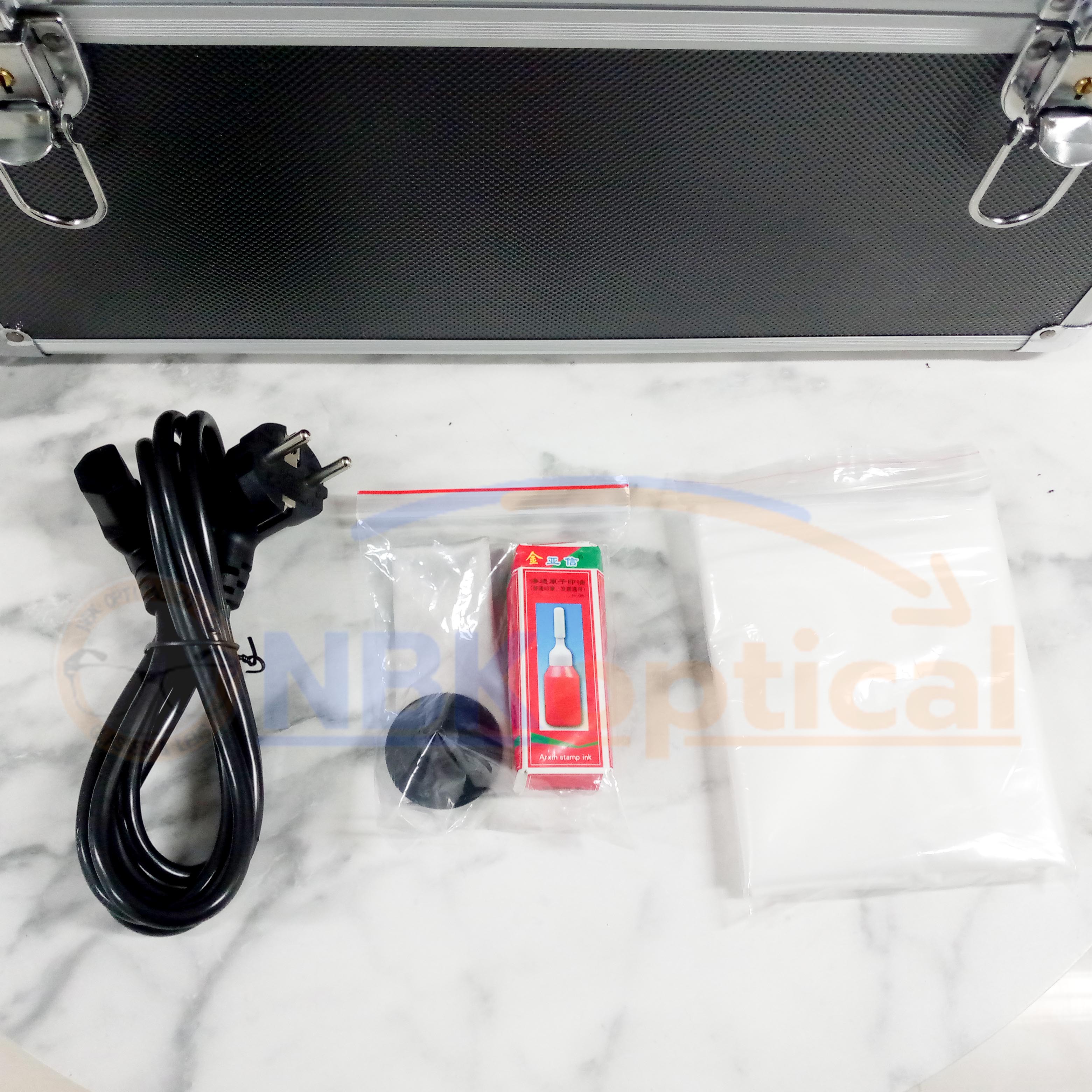 เครื่องเช็ดเลนส์ออโต้ D900 Lensmeter พร้อมกล่องเคสอลูมิเนียม