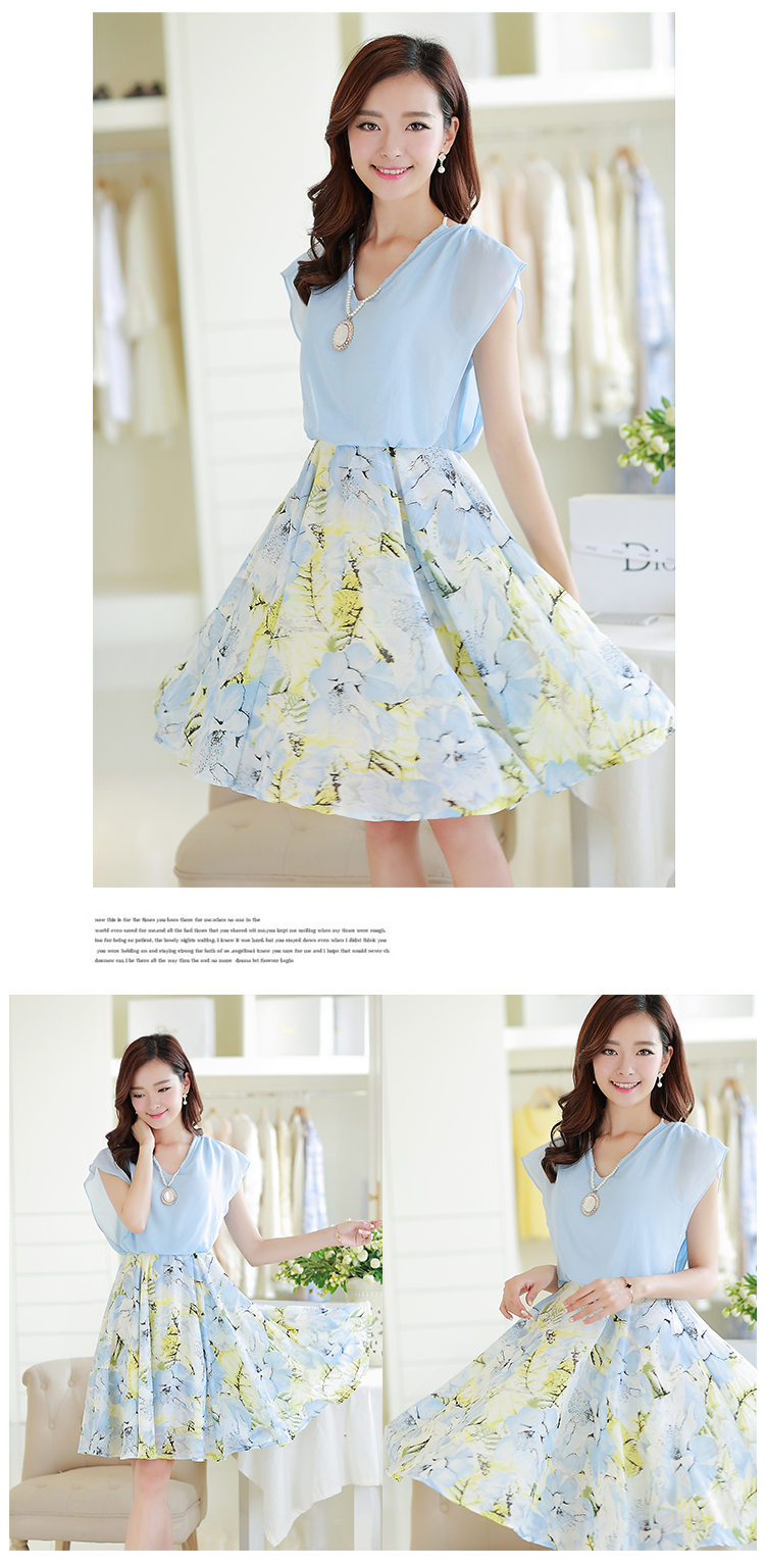 ***หมดค่ะ***เดรสสีฟ้าผ้าชีฟอง เพิ่มดีเทลสร้อยมุกร้อยเชื่อมต่อกับตัวเสื้อ ตัดต่อกระโปรงสีฟ้าลายดอกไม้ สวยหวานเหมือนแบบค่ะ