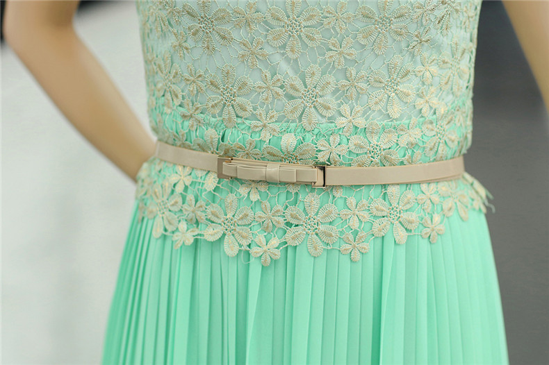 ***หมดค่ะ***เดรสยาวใส่ไปงานแต่งสีเขียวอ่อนช่วงบนใช้ผ้าถักลายดอกไม้สีเขียวผสมดิ้นสีทองแขนสั้น ช่วงล่างเป็นกระโปรงอัดพลีทสีเขียวมีซับใน ติดซิปด้านข้าง พร้อมเข็มขัดสีเบจ สวยเหมือนแบบค่ะ