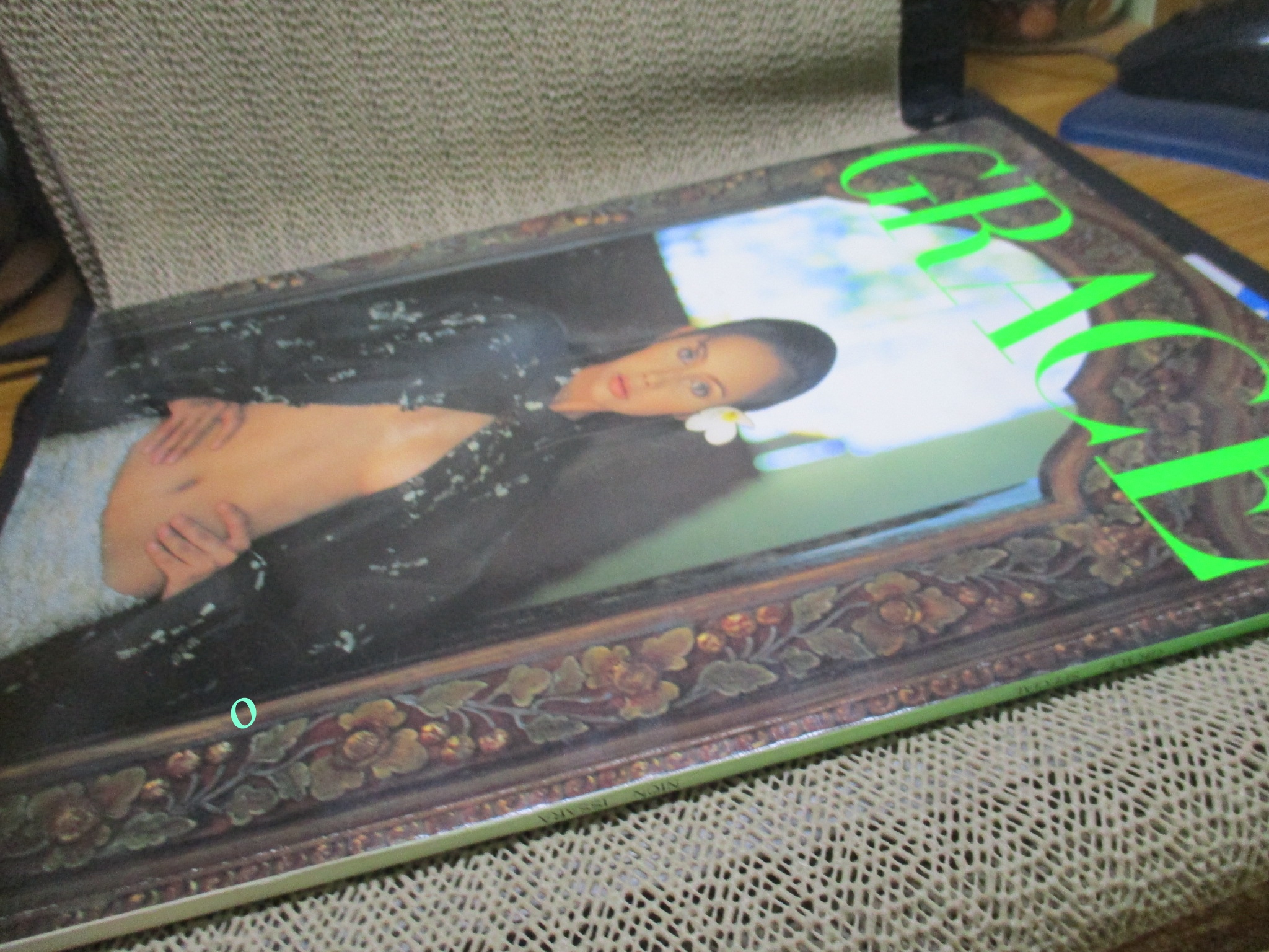 หนังสือ GRACE SPECIAL NION ISSARA IN BALI นิออน อิสรา