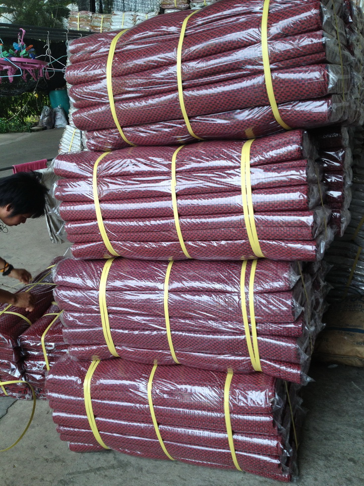 เสื่อวัด ดำแดง 0.9 x 10 เมตร ผืนละ 450 บาท ส่ง 20ผืน
