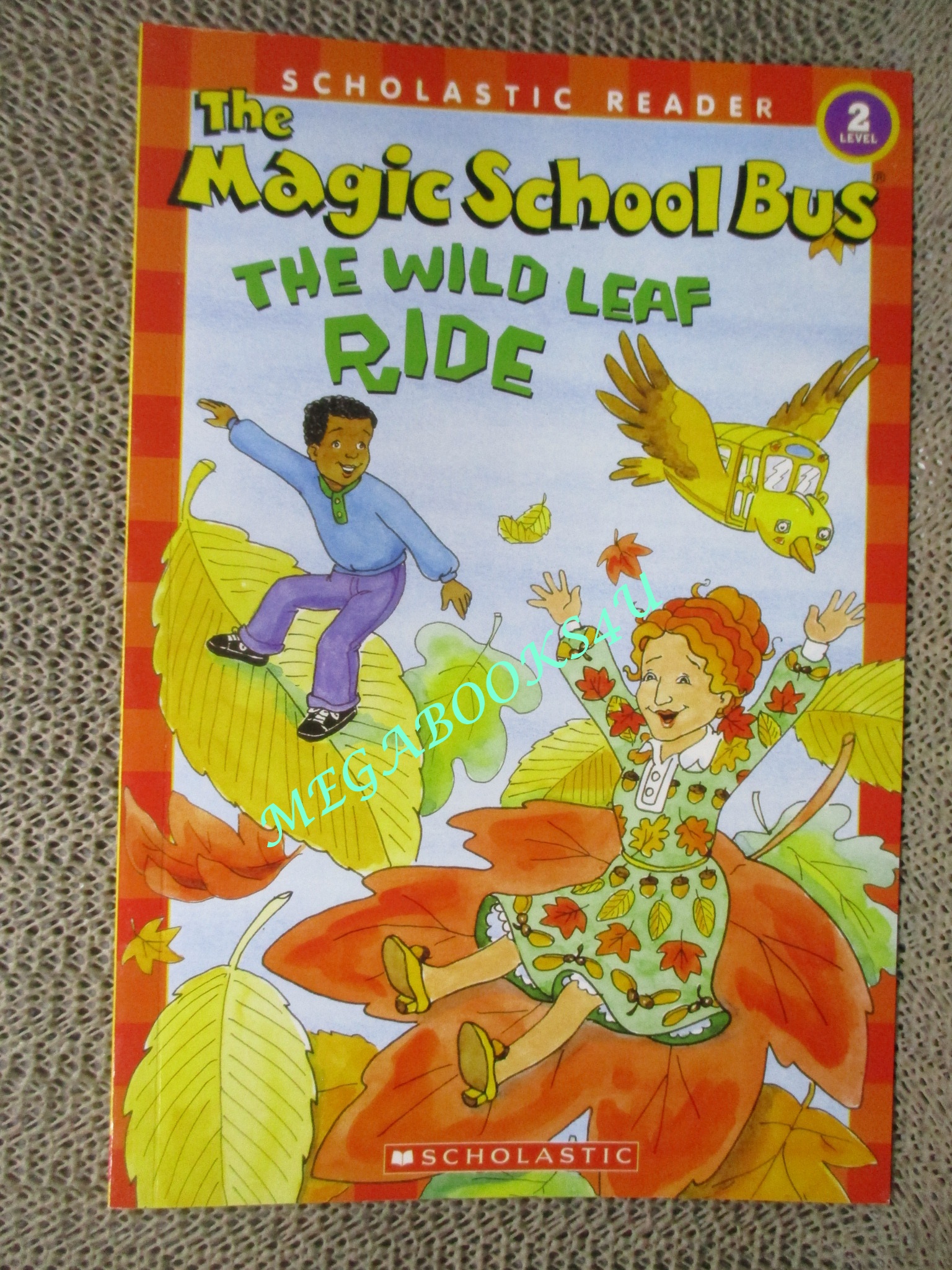 หนังสือภาษาอังกฤษ การ์ตูนวิทยาศาสตร์ Magic School Bus / SCHOLASTIC READER จำนวน8เล่ม/แพค (มือสอง) (สภาพ85-95%)