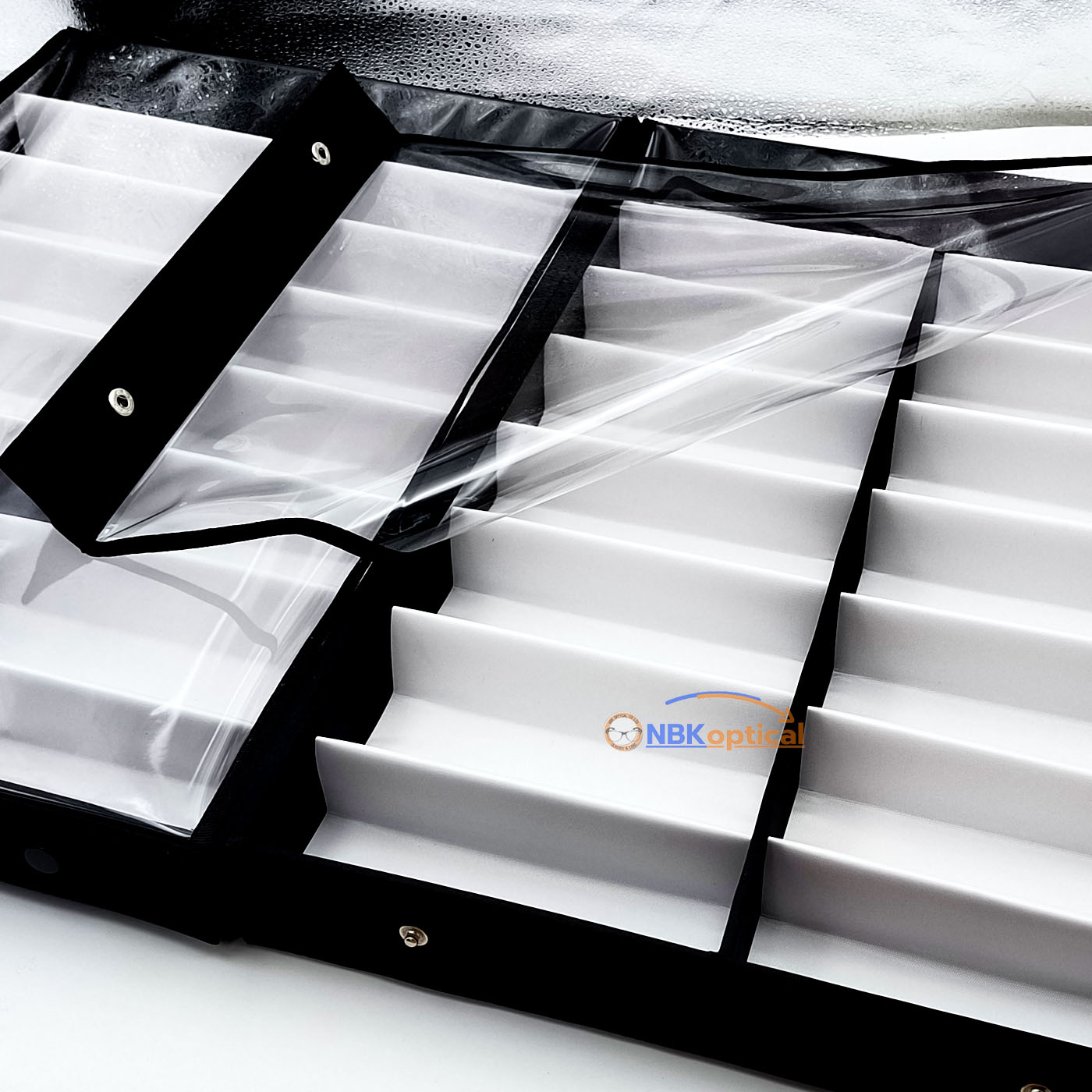 กระเป๋าใส่แว่นตา มีฝาใสปิด ล็อคกระดุมขนาดกะทัดรัด ใส่แว่นสายตาแว่นกันแดด ( 32 ช่อง )