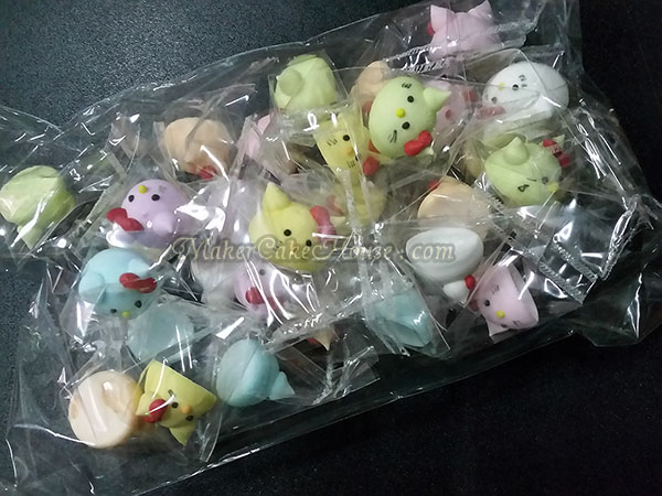 ตุ๊กตาไอซิ่งรูปหน้าคิตตี้ ( 20 ชิ้น )