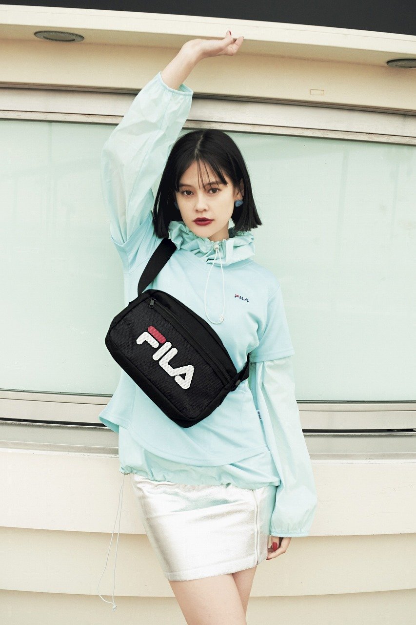 FILA 2018 Special Book กระเป๋าสะพาย กระเป๋าคาดอก มีช่องซิบด้านหน้า พร้อมสายปรับได้