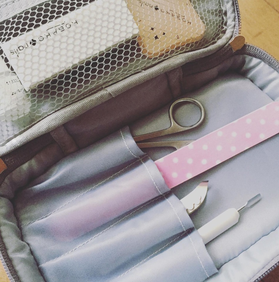 ❌เลิกจำหน่าย❌ (มีกล่อง) IENA กระเป๋าใส่เครื่องสำอาง 2 ชั้น สามารถเก็บเครื่องสำอางที่คุณใช้ทุกวัน