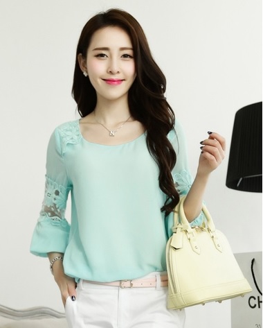 **หมดค่ะ**เสื้อใส่ทำงานผ้าสีเขียวมิ้นต์ ดีเทลตกแต่งช่วงไหล่และแขนเสื้อด้วยผ้าลูกไม้โปร่ง ปลายแขนระบายนิดๆ สวยคุณภาพดีเหมือนแบบค่ะ