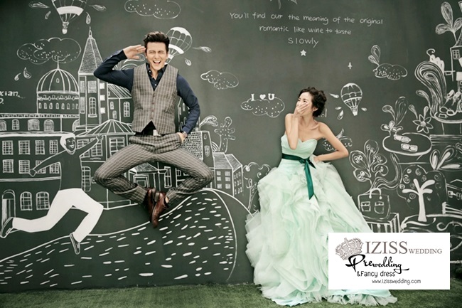 PW112 - Pre order ชุดคู่ถ่ายพรีเวดดิ้ง (prewedding dress) & ชุดแต่งงานแฟนซี (Fancy wedding dress)ชายหญิง "ธีมสีเขียว-เทา"