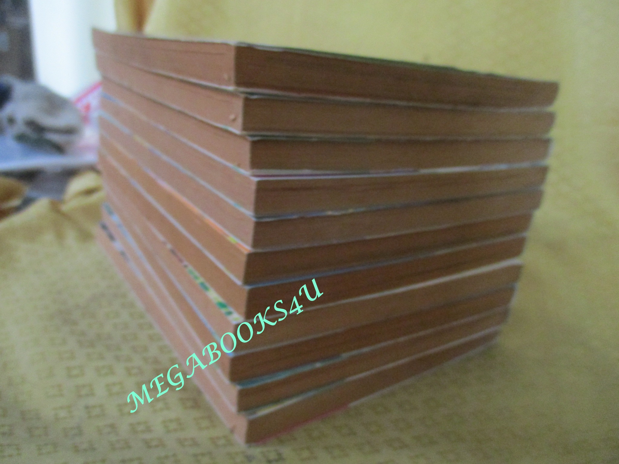 การ์ตูนบ้าน มฤตยูสีน้ำเงิน ครบชุด11เล่มจบ โดย ชิโนฮาระ จิเอะ Shinohara Chie สนพ.สยาม / ตำหนิ ปกหน้าหลังมีรอยคราบน้ำ ปกจะมีรอยคราบติดกันจากการชื้นน้ำ เปิดอ่านได้ตามปกติ