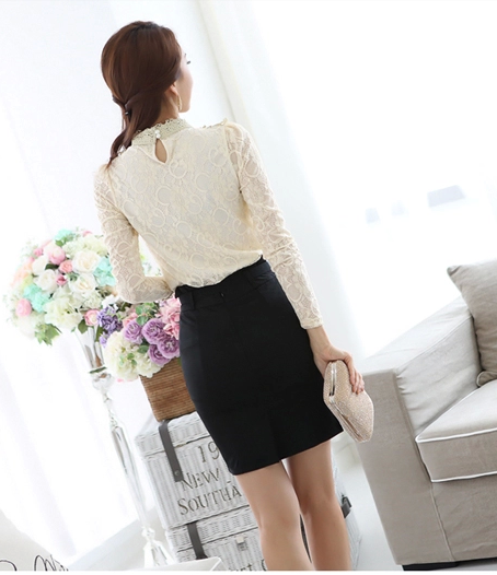 **พร้อมส่ง**เสื้อลูกไม้แขนยาวสีครีมใส่ทำงาน ใส่เป็นเพื่อนเจ้าสาวชุดไทย ดีเทลตกแต่งช่วงคอด้วยโบว์สีน้ำตาล ช่วงอกประดับเพชร และผ้าลูกไม้โปร่งมีระบายผสมดิ้นทอง มีซับใน สวยคุณภาพดีเหมือนแบบค่ะ