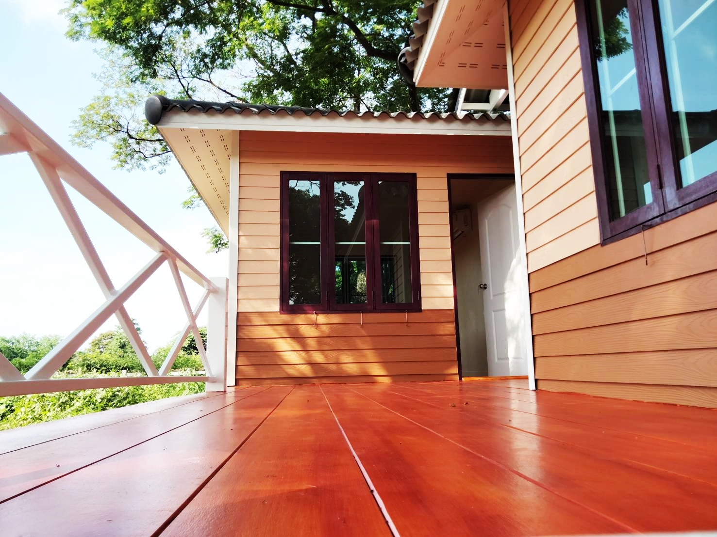 บ้านน็อคดาวน์ ขนาด 4*6 และ 3*4 พร้อมระเบียงกลางบ้าน