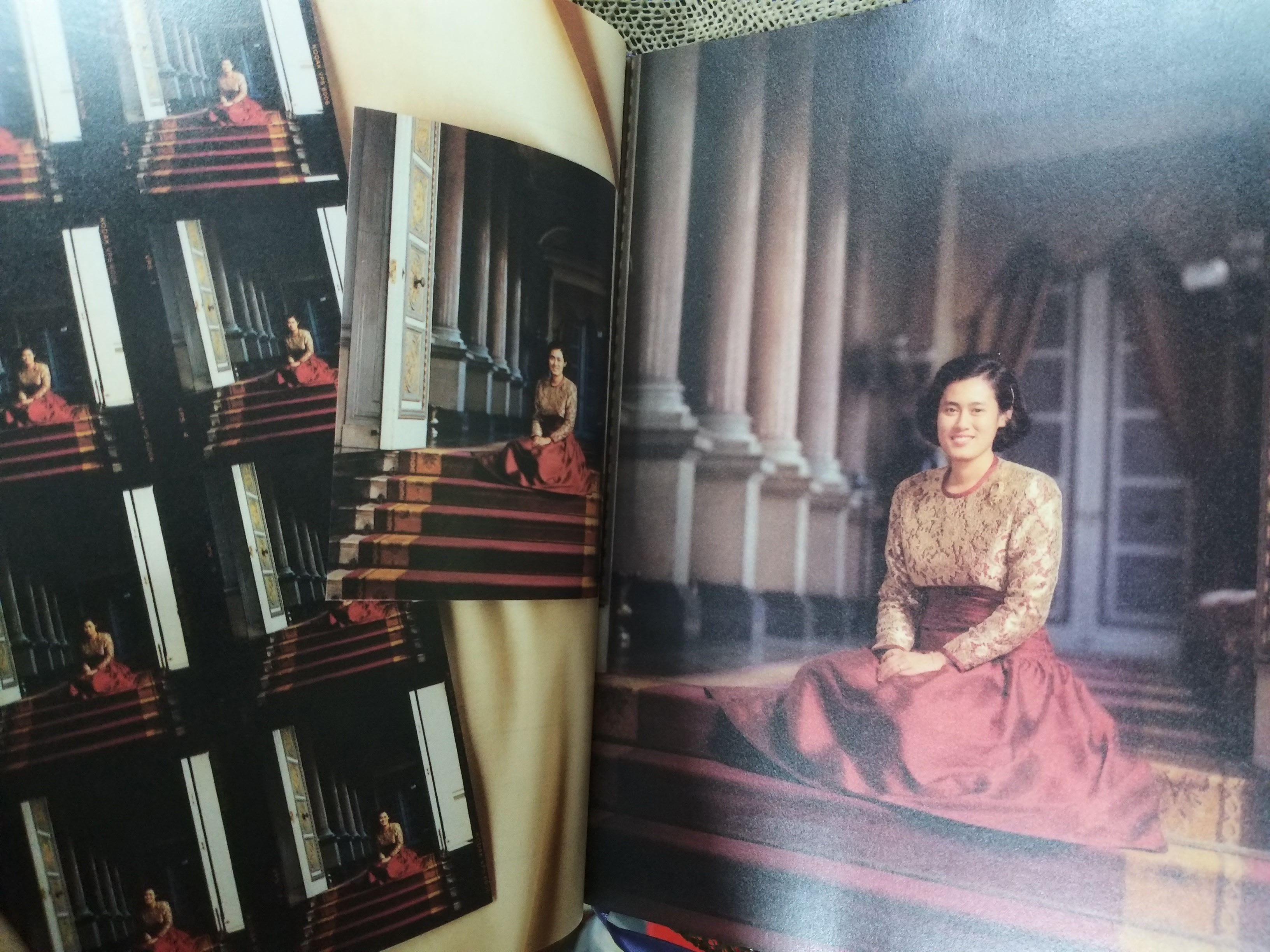 สมุดบันทึกเฉลิมพระเกียรติ สมเด็จพระเทพรัตนราชสุดาฯ สยามบรมราชกุมารี เนื่องในวโรกาสที่ทรงพระเจริญพระชนมายุ 40 พรรษา / สภาพดี กล่องนอกบุบเยินเล็กน้อย