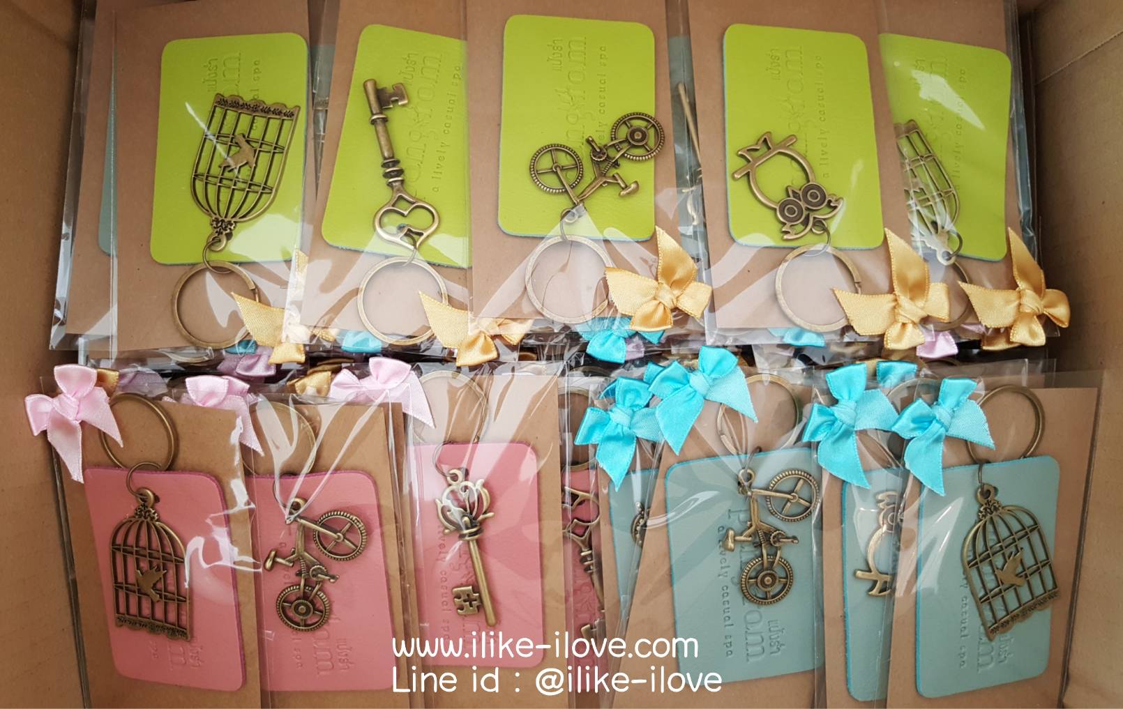 พวงกุญแจห้อยป้ายหนัง Love is journey