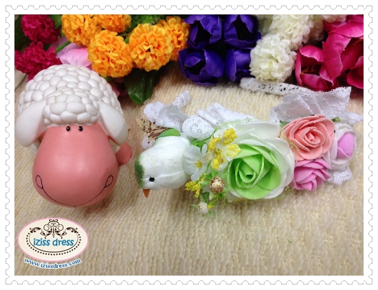 **พร้อมส่ง**ไม้คาดผมนกผสมดอกกุหลาบ ฐานประดับผ้าลูกไม้ฟรุ้งฟริ้ง ใช้เป็นพร็อพสำหรับประดับผมประกอบชุดสไตล์เจ้าหญิง นางฟ้า เจ้าสาว หรือใส่เดินขบวนพาเหรด กีฬาสี สวยมากๆค่ะ