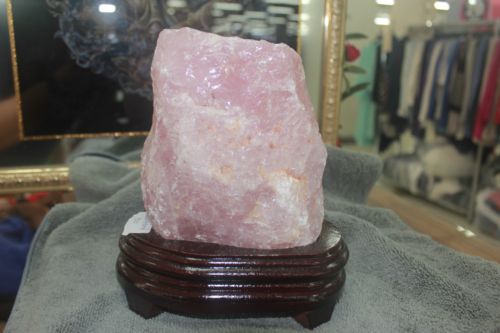 หินโรสควอตซ์ ( Rose Quartz )
