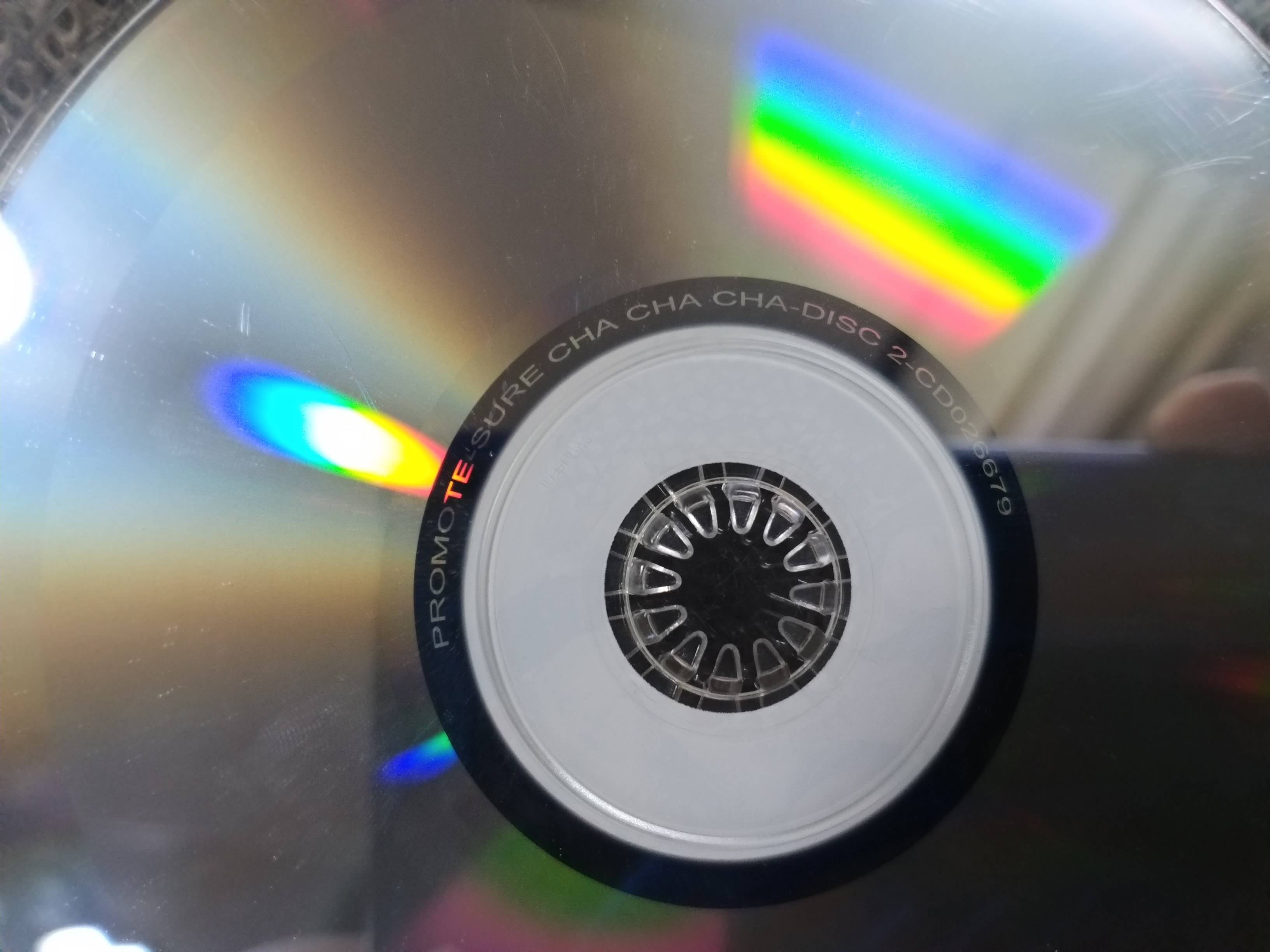 ซีดีเพลงไทยลูกทุ่ง ชัวร์ ชะชะช่า อัลบั้ม 3-4 บรรจุ12เพลง // ปกสวย เจาะ แผ่นแท้ แผ่นสวย / ปกและแผ่นมีปากกาเมจิคเขียนข้อความไว้ สำเนา