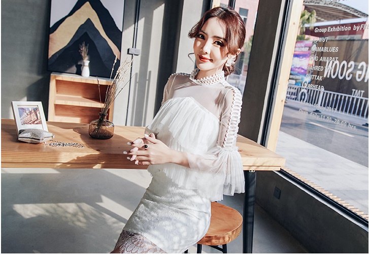 **หมดค่ะ** เดรสสีขาว ช่วงไหล่เป็นผ้าโปร่งซีทรูสีขาว รอบค่อเสื้อ ไหล่ แขนเสื้อแต่งด้วย ผ้าถักโครเชต์ลายตามแบบ สวยมากๆค่ะ