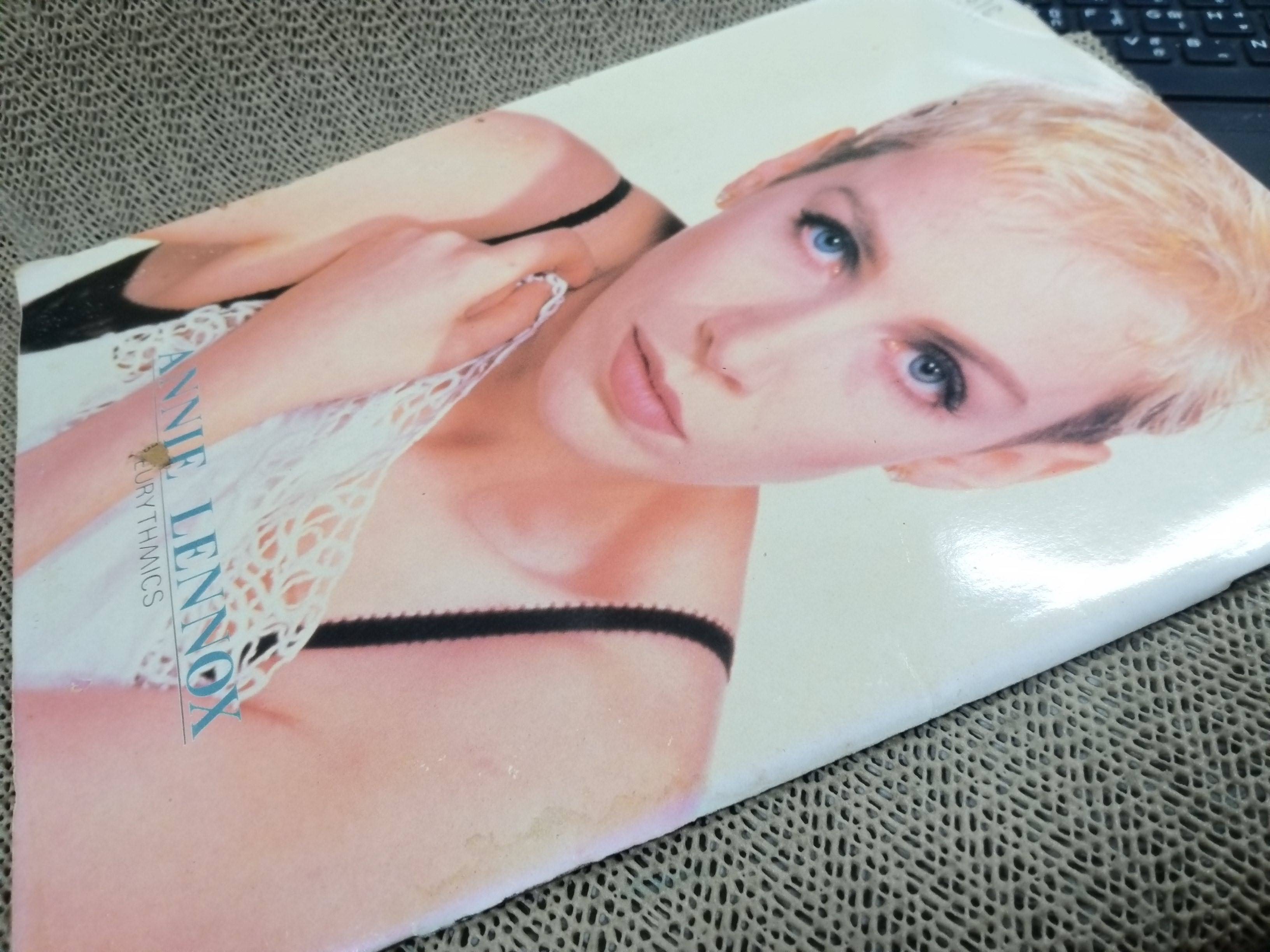 นิตยสารMUSIC EXPRESS ฉบับ31,FEB.2531 / สันปกมีรอยขาด