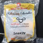 ของเล่นMcDonald's ของเล่นHappy Meal / Walt Disney World. Millennium Collectables -SNEEZY / ในถุงเดิม ไม่แกะ ถุงเก่าหน่อย เก่าเก็บ