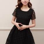 **หมดค่ะ**เดรสผ้าลูกไม้โปร่งลายตารางสีดำแขนสั้น กระโปรงบานเข้ารูปช่วงเอว สวยหวาน ติดซิปด้านหลัง มีซับในเรียบร้อยค่ะ คุณภาพดีค่ะ