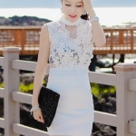 **หมดค่ะ**เดรสสั้นออกงาน ผ้าพืื้นสีขาวแขนกุด ดีเทลช่วงซีทรูช่วงอกตกแต่งดอกไม้ ติดซิปด้านหลัง เหมือนแบบใส่แล้วดูหรูมากๆค่ะ